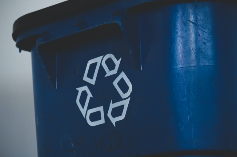 Image of a recycling bin